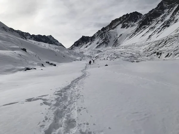 Şili dağ kar ve vadi peyzaj