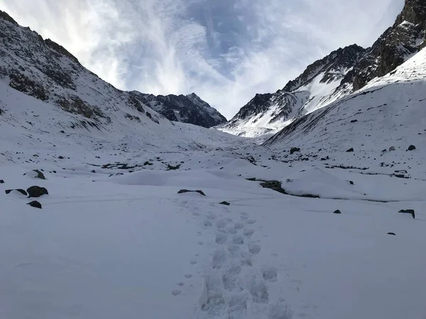 Şili dağ kar ve vadi peyzaj