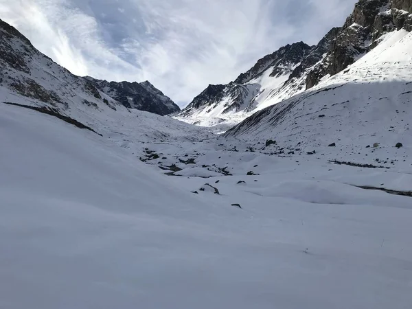 Şili dağ kar ve vadi peyzaj