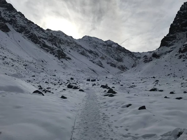 Şili dağ kar ve vadi peyzaj