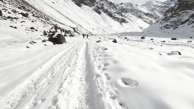 Dağ kar, vadi ve manzara