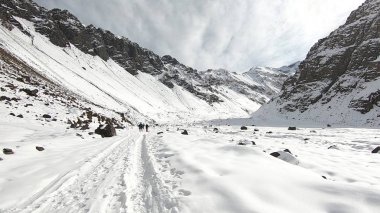 Dağ kar, vadi ve manzara