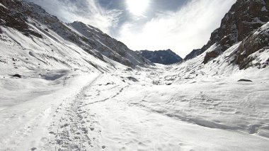 Dağ kar, vadi ve manzara