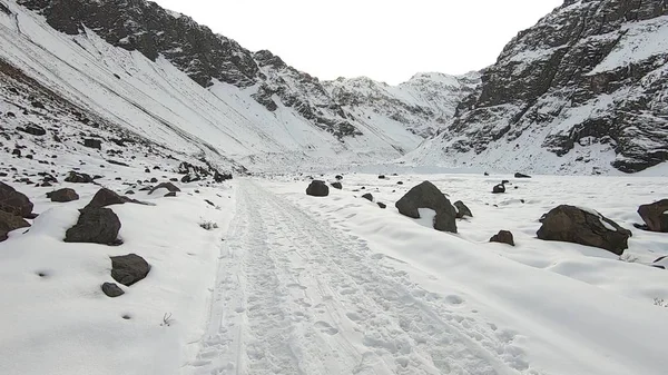 Dağ kar, vadi ve manzara