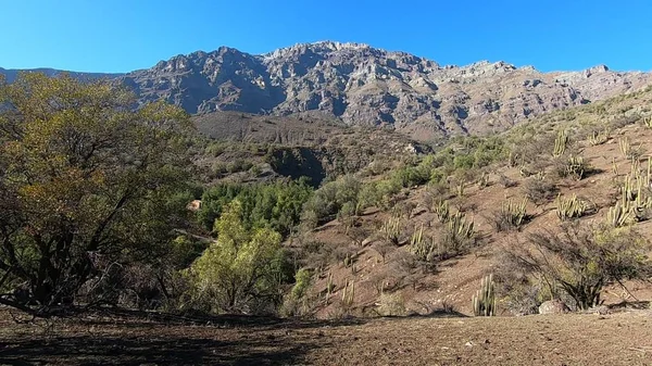 山脉和山谷景观 — 图库照片