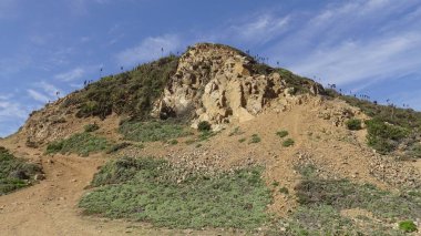 Kayalık plaj ve doğanın peyzajı