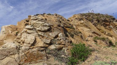 Kayalık plaj ve doğanın peyzajı