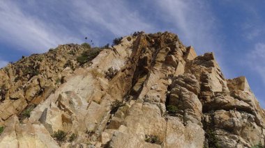 Kayalık plaj ve doğanın peyzajı