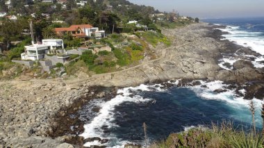 Kayalık plaj ve okyanus manzarası manzara