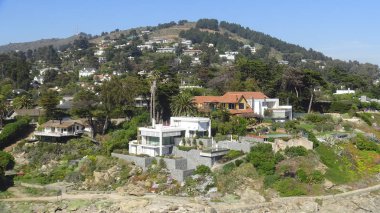 Kayalık plaj ve okyanus manzarası manzara