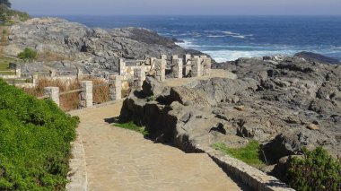 Kayalık plaj ve doğanın peyzajı