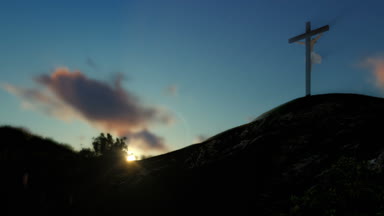 Hıristiyan kadın Jesus dua eden, Güneş batıyor, kaydırma, yakınlaştırma