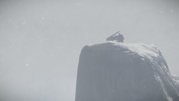 上記の雲 雪の嵐 ドローン ビュー山の頂上に を実行するアフロ アメリカ ピアノ奏者 — ストック動画