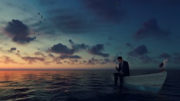 Uomo d'affari circondato da gabbiani, seduto su una barca nel mezzo dell'oceano contro l'alba timelapse, zoom fuori — Video Stock