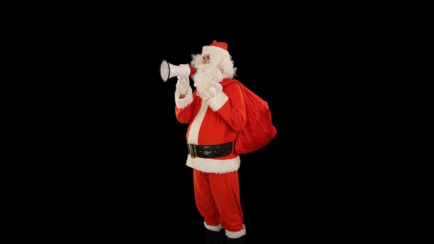 圣诞老人提着一个装满礼物的袋子 用牛角大喊着 走近一点 马特紧紧抓住了他 — 图库视频影像