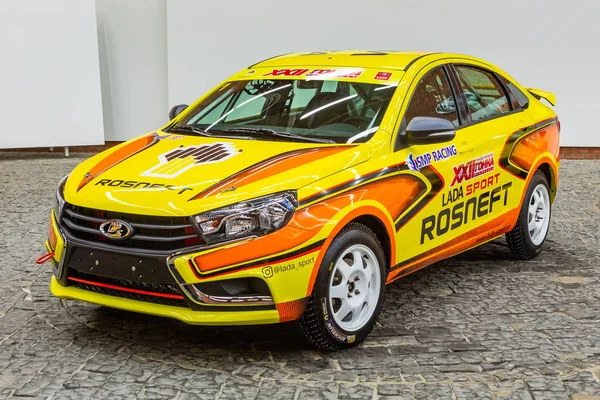 Togliatti 사마라 2019 Avtovaz 센터에서 Lada 스포츠 Rosneft 레이싱 자동차의 — 스톡 사진