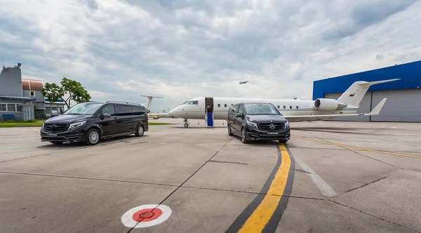 Domodedovo Moscow Rússia Junho 2016 Avião Privado Jet Com Mercedes — Fotografia de Stock