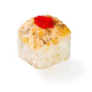 Suşi rulosu beyaz arkaplanda izole edildi