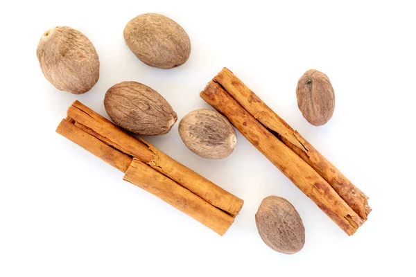 Cinnamon Sticks Whole Nutmeg Isolated White — Stock Photo, Image