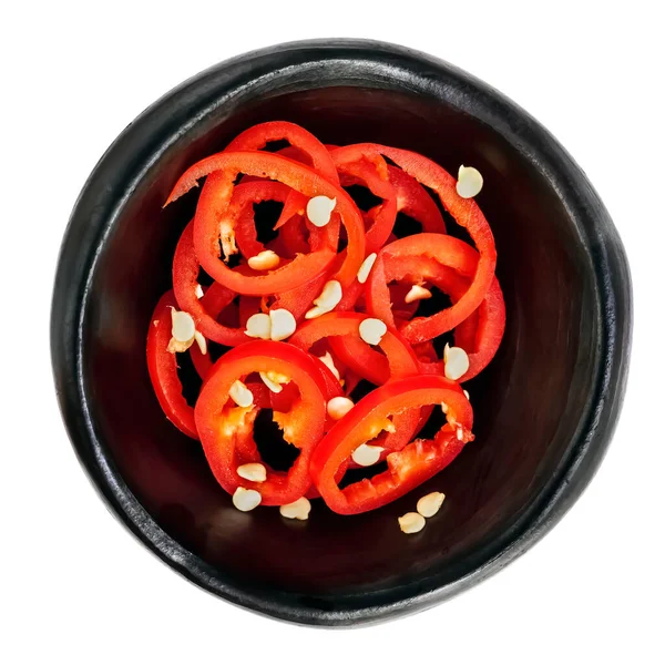 碎屑红辣椒在农村黑色碗 顶部视图 隔离在白色 — 图库照片