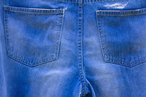 Jeans Azules Mojados Colgando Una Cuerda — Foto de Stock