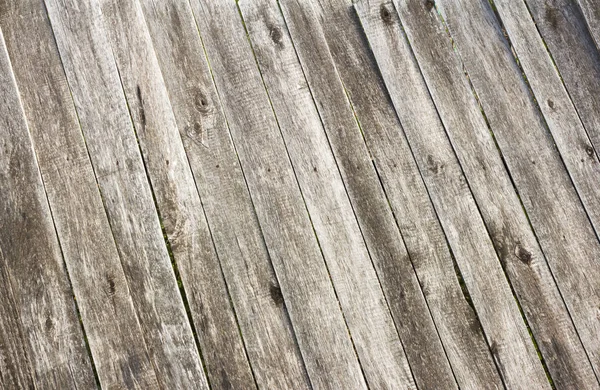 古い素朴な木製の壊れそうなフェンス — ストック写真