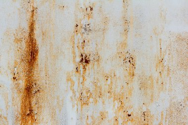 eski paslı metal duvar