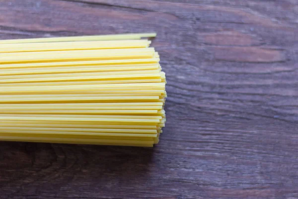 Spaghetti Italiensk Pasta För Matlagning Ligga Trä Bakgrund — Stockfoto