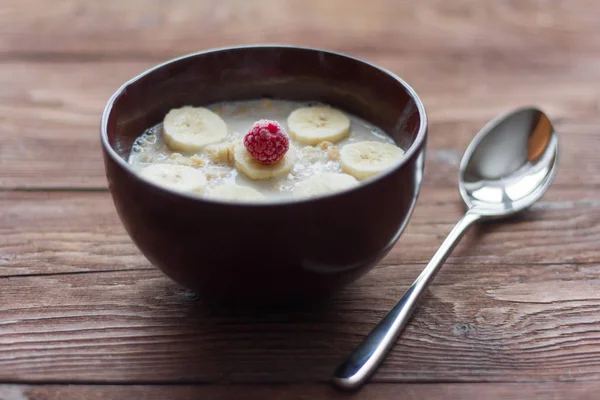  Sağlıklı Kahvaltı, meyve yulaf ezmesi ve kahve köpüğü ile