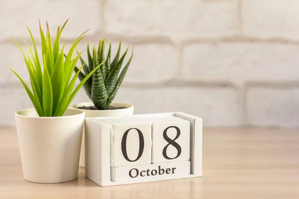 Oktober Pada Kalender Kayu Pada Tabel Atau Shelf One Hari — Stok Foto