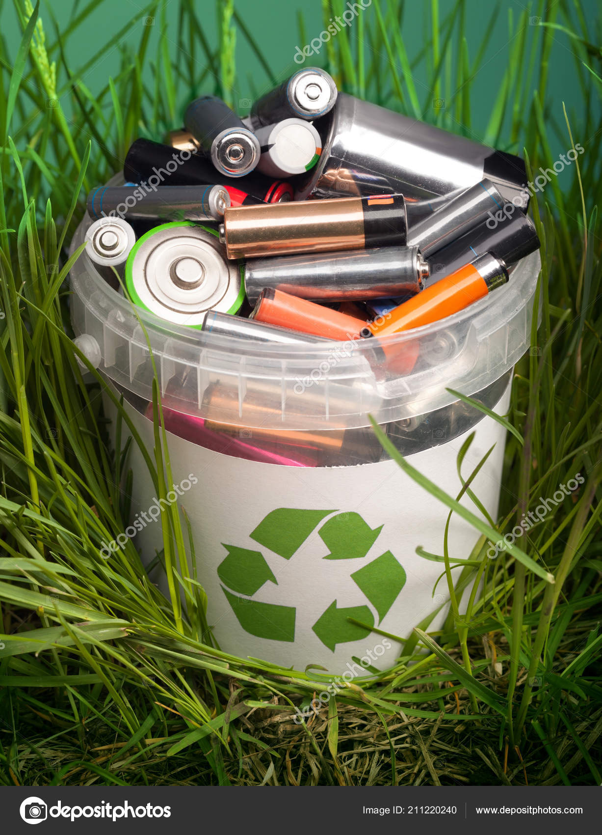 Close Batteries Recycle Bin Grass — Stock Photo © chepko 211220240