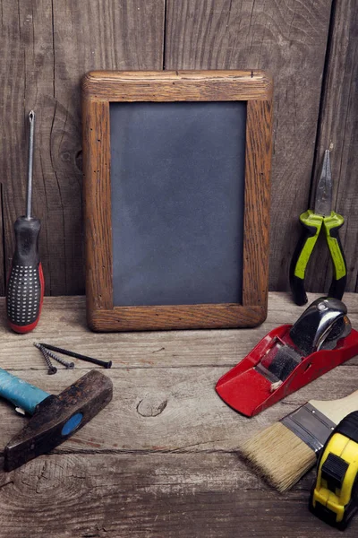 Strumenti Lavoro Cornice Bianca Sfondo Rustico Legno — Foto Stock