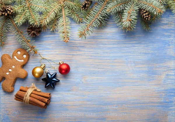 Top View Gingerbread Christmas Balls Cinnamon Sticks Pine Tree Blue — Stock Photo, Image