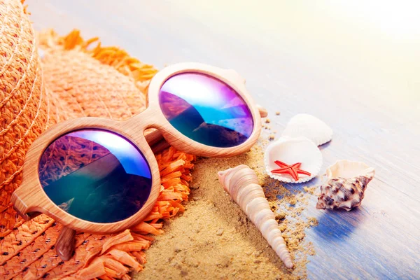 Strand accessoires glazen hoed cockleshells — Stockfoto