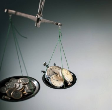 para ve saat tabak kavramı zamanında eski pullarla paradır