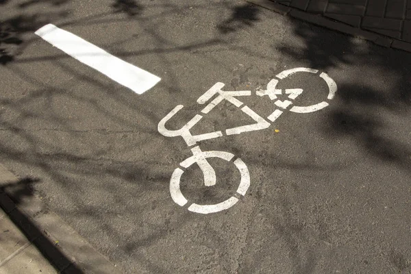 Bisiklet yolu, asfalttaki bisiklet yolunun bir sembolü