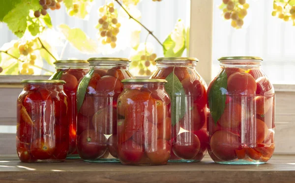 Konservieren Von Gemüse Glas Auf Holzhintergrund Mariniertes Fermentiertes Und Eingelegte — Stockfoto