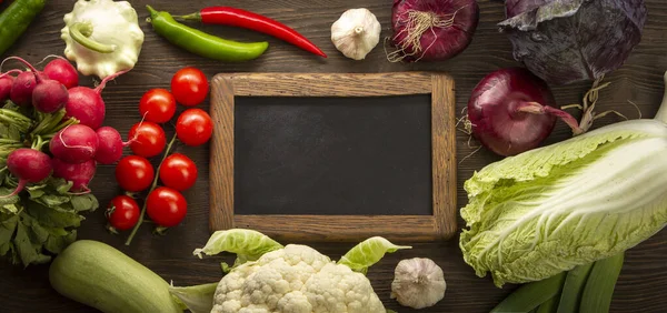 Comida Saludable Verduras Frutas Orgánicas Crudas Sobre Fondo Madera Vista —  Fotos de Stock