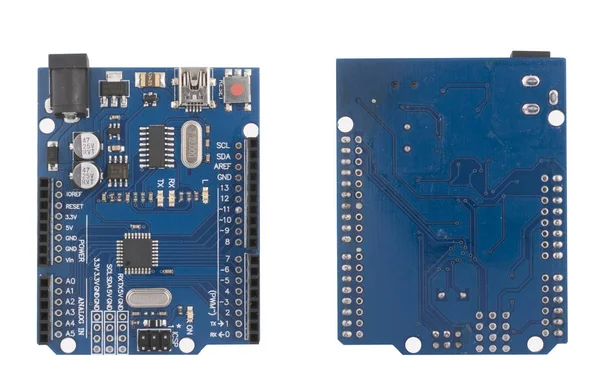 Uno - elektronik, programlama ve robotik öğretim kurulu. İki tür - üst ve alt izole beyaz bir arka plan üzerinde.
