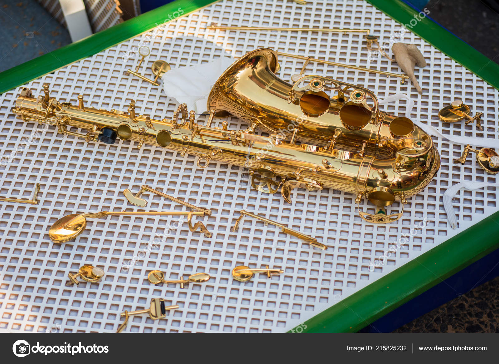Disassembled Saxophone Several Screwdrivers Close — Stock Photo © ferion 215825232