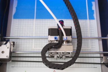 Abs veya Pla fi kullanarak Fdm yöntemini kullanarak yazdırmak için 3d yazıcı