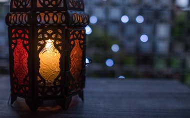 Bayram veya ramazan fener ile led ışıklar bokeh