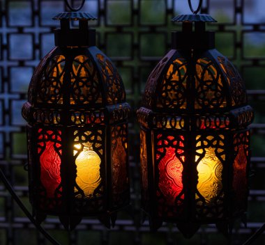 Ramazan ya da bayram fener şafak.