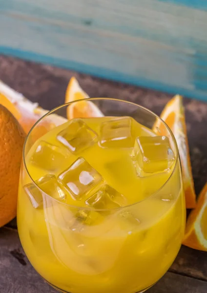 Jus Orange Frais Froid Fruits Sur Table Bois — Photo