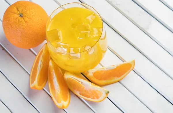 Jus Orange Frais Froid Fruits Sur Table Bois — Photo