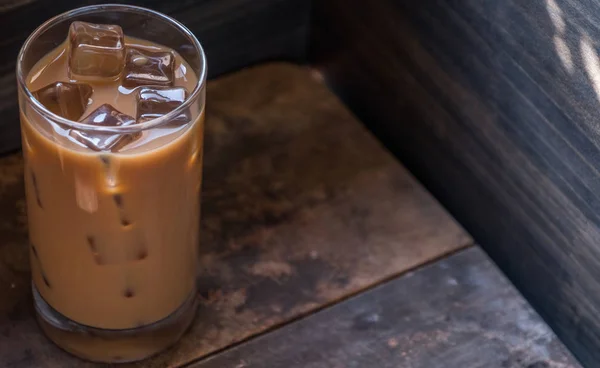 Café Con Leche Helada Sobre Fondo Madera — Foto de Stock