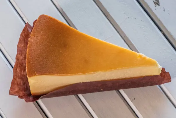 Slice Cheese Cake Wooden Table Top — Stock Photo, Image