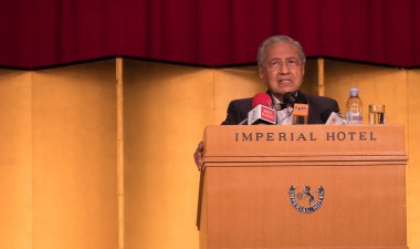 Tokyo, Japonya - 10 Haziran 2018. Malezya Başbakanı, Tun Mahathir Mohamad Tokyo'da Malezya bir toplantı, bir konuşma teslim.