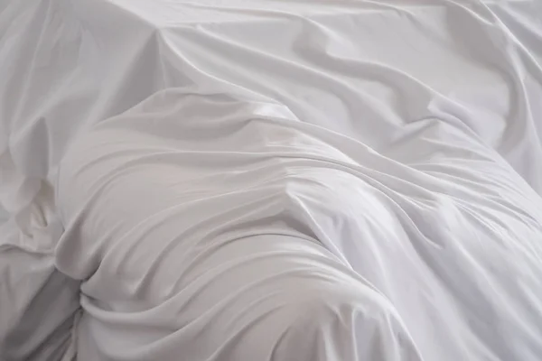 Beyaz Toz Kapağı Kumaş Mobilya Oda Kapsayan — Stok fotoğraf