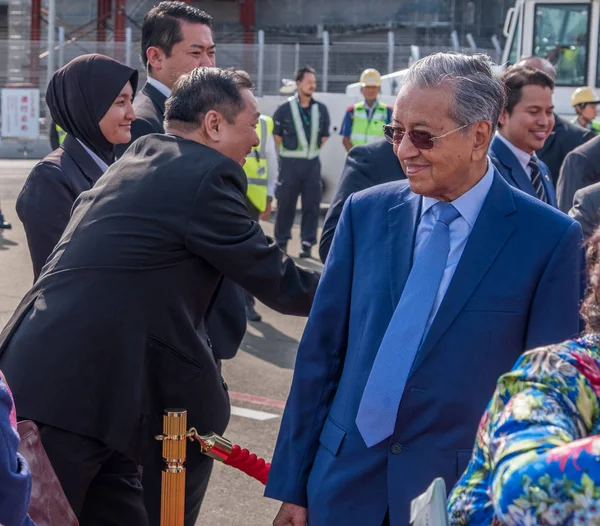 Malezya Başbakanı Tun Mahathir Mohamad Haneda Uluslararası Havaalanı, Tokyo, Japonya